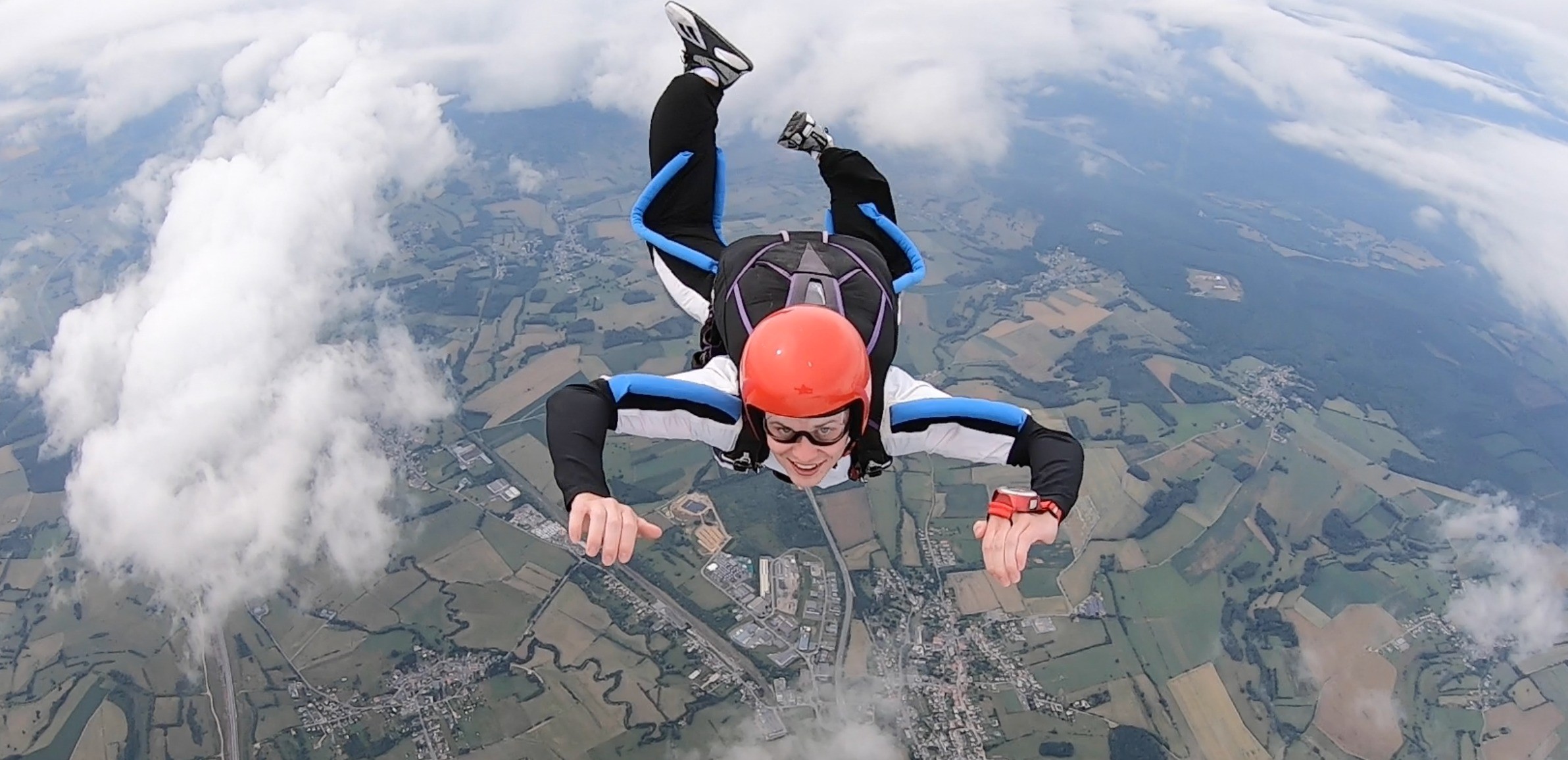 Saut seul avec parachute