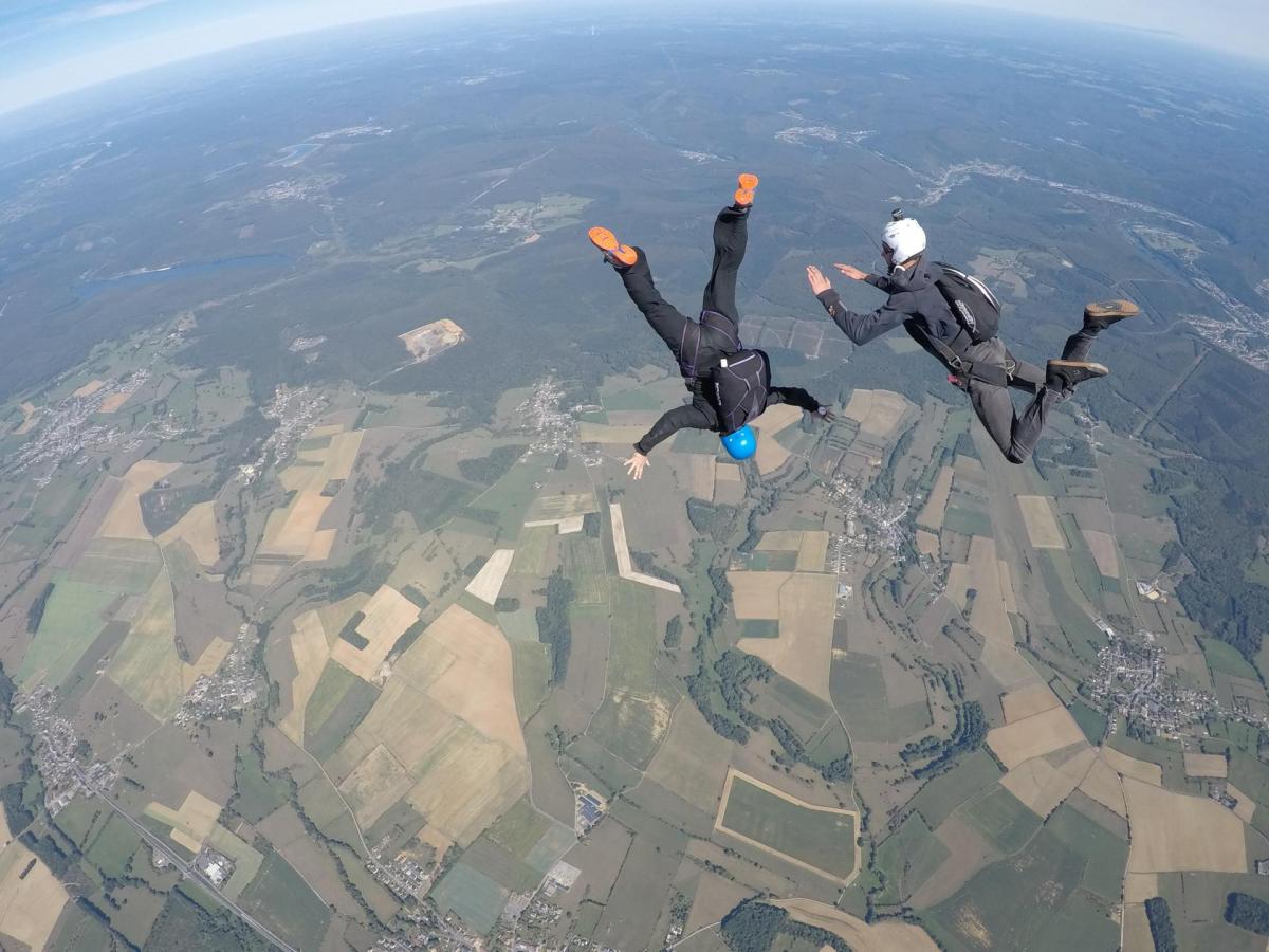 Saut en parachute formation PAC