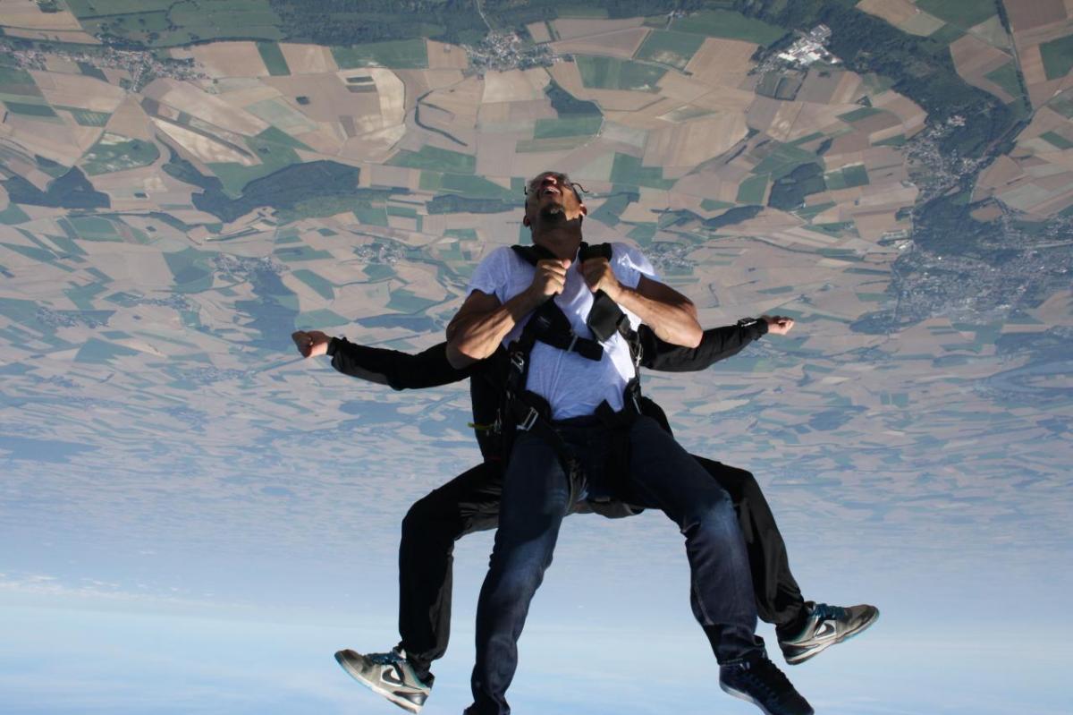 saut en parachute.jpg